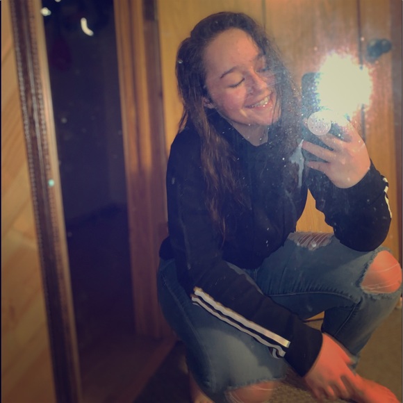 Meet your Posher, Elizabeth - Picture 1 of 1